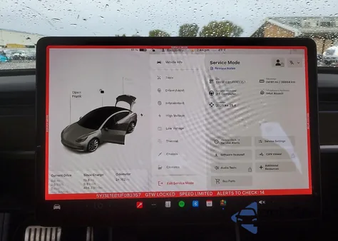 2018 Tesla Model 3 z USA, uszkodzony, nr VIN 5YJ3E1EB1JF083357